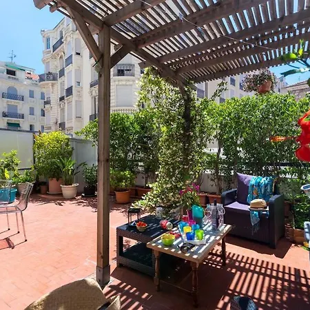 Centre - Terrasse Prive Exceptionnelle - Superieur 3 Pieces Ac - Garage Prive *